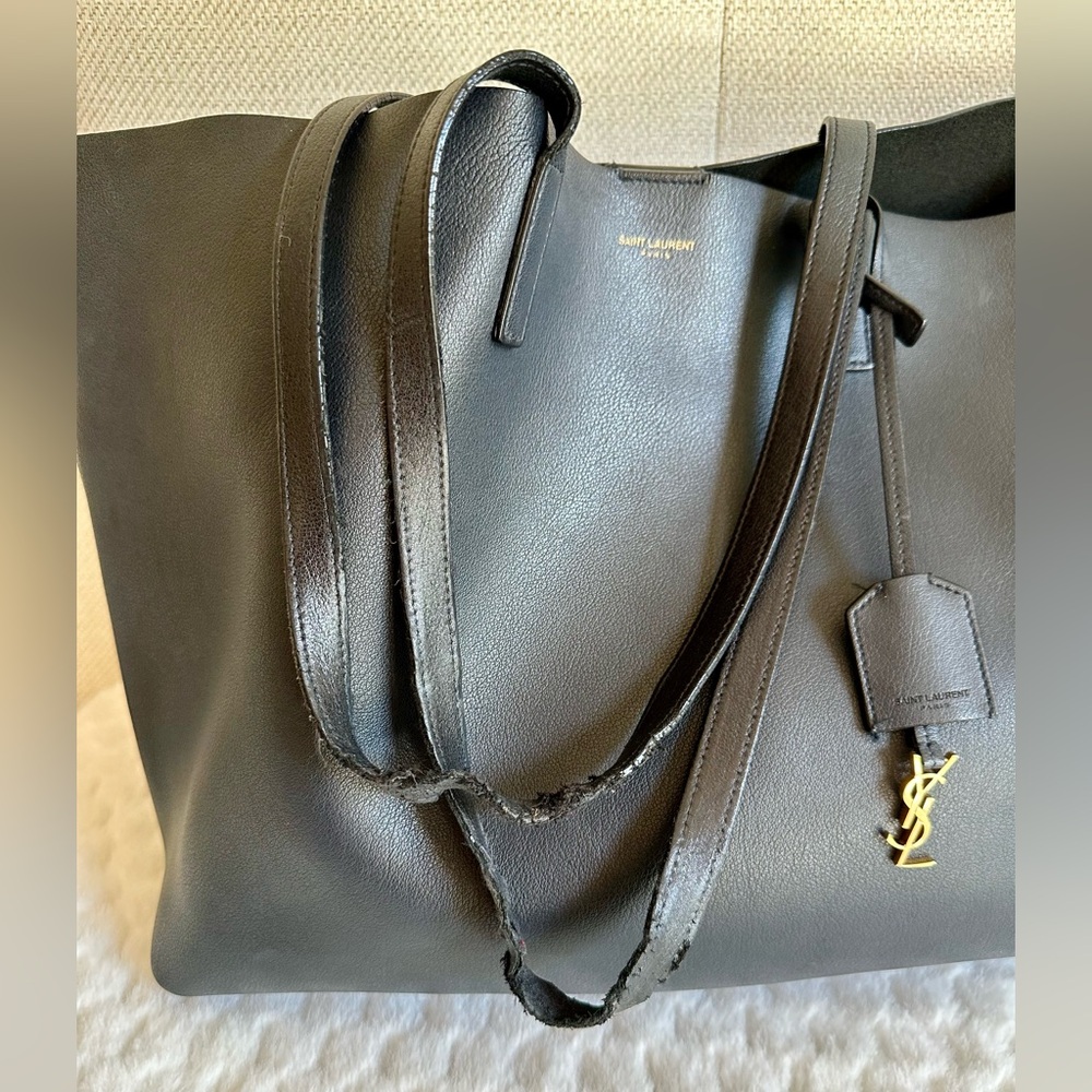 Saint Laurent Authentic Black Leather Tote W/ Pouch - Picture 3 of 11